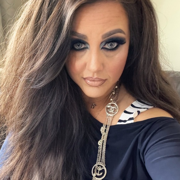 Meet your Posher, Emilee - Picture 13 of 16